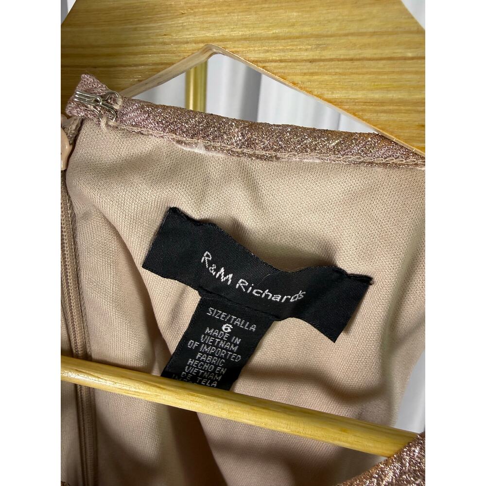 R&M Richards Foil Print Tiered Halter Evening Gown Rose Gold Size 6 NWT - Picture 4 of 5
